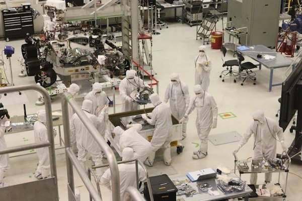 Quels sont les défis spécifiques de la sécurité des systèmes de contrôle industriel (ICS) dans l'industrie chimique ?