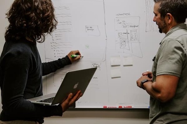 Quelles stratégies de communication interne adopter pour améliorer l'alignement stratégique ?