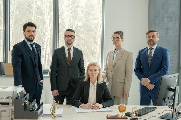 Avocat droit du travail versailles : naviguer vos droits efficacement
