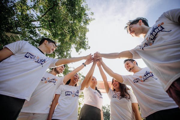 Activités enchantées pour renforcer l'esprit d'équipe à Lyon